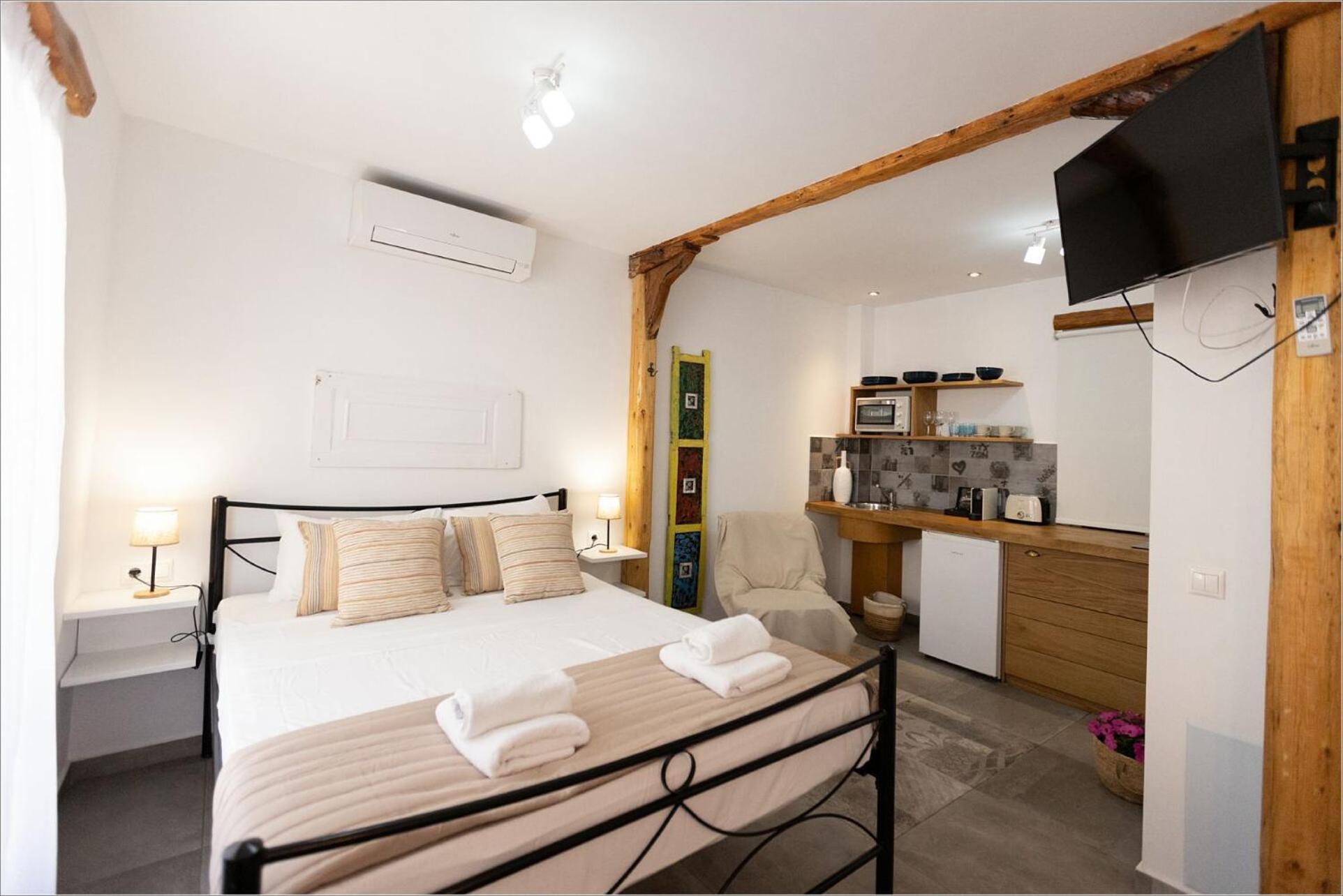 Ziv Boutique Apartments Town Square Lefkada City Exterior photo